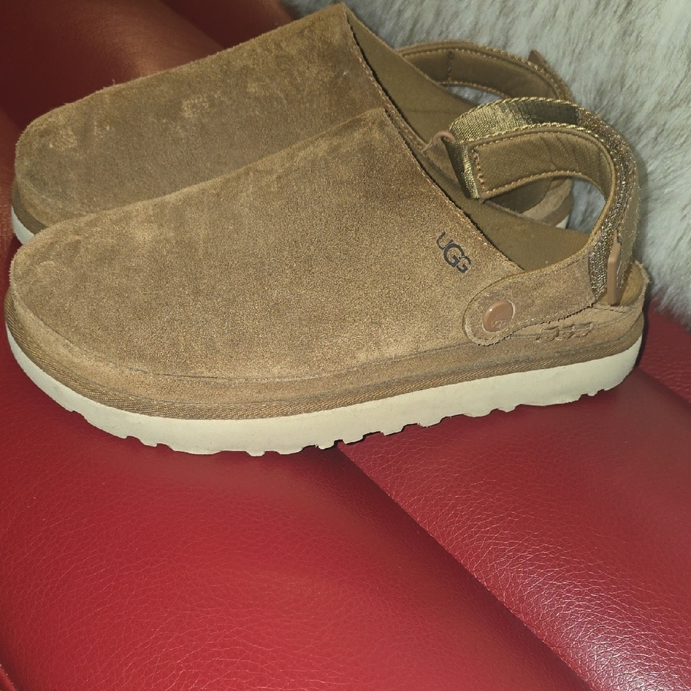 UGG Goldenstar Chestnut Suede Clogs, Sz 11